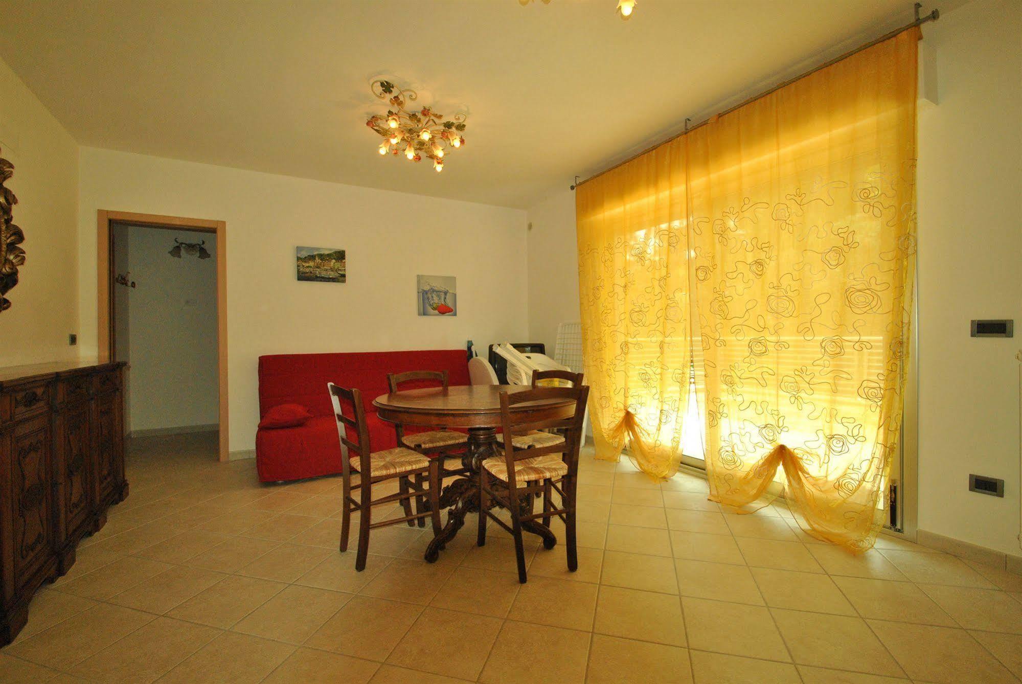 Residenza Venus Apartment กัสตีลยอนเชลโล ภายนอก รูปภาพ
